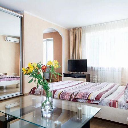Apartment In Zaporozhye. Antica Zaporizhia エクステリア 写真