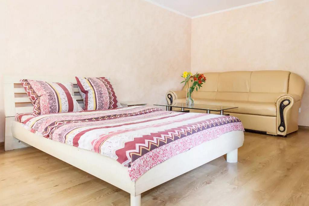 Apartment In Zaporozhye. Antica Zaporizhia エクステリア 写真